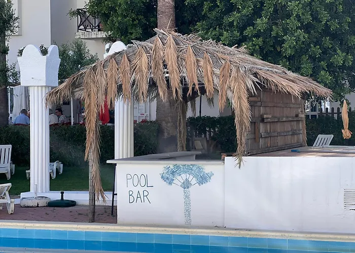 Green Apartment In Tavira Garden