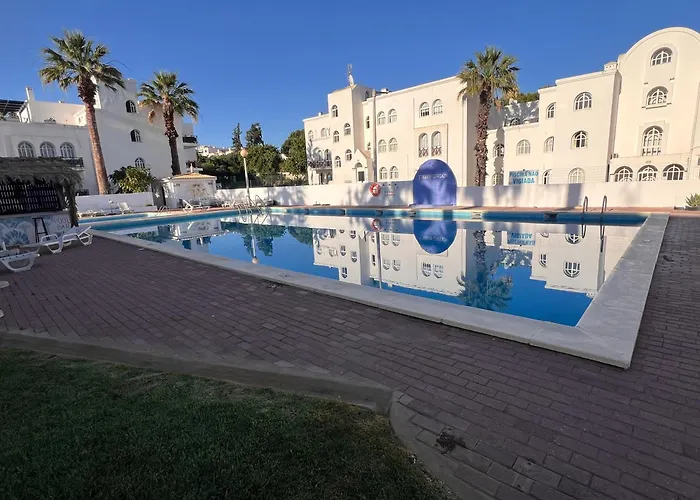 Green Apartment In Tavira Garden